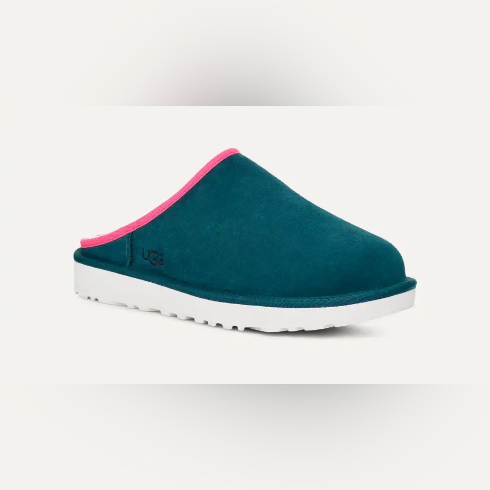 UGG Classic Slip On